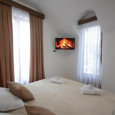 Aparthotel Crown House