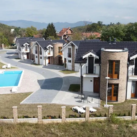 Aparthotel Crown House 4*