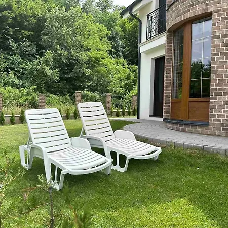 Crown House Aparthotel