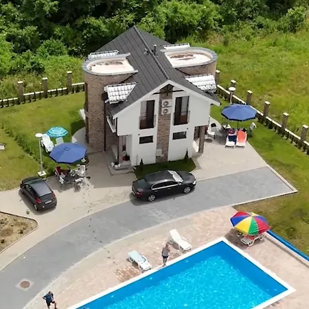 Crown House Aparthotel